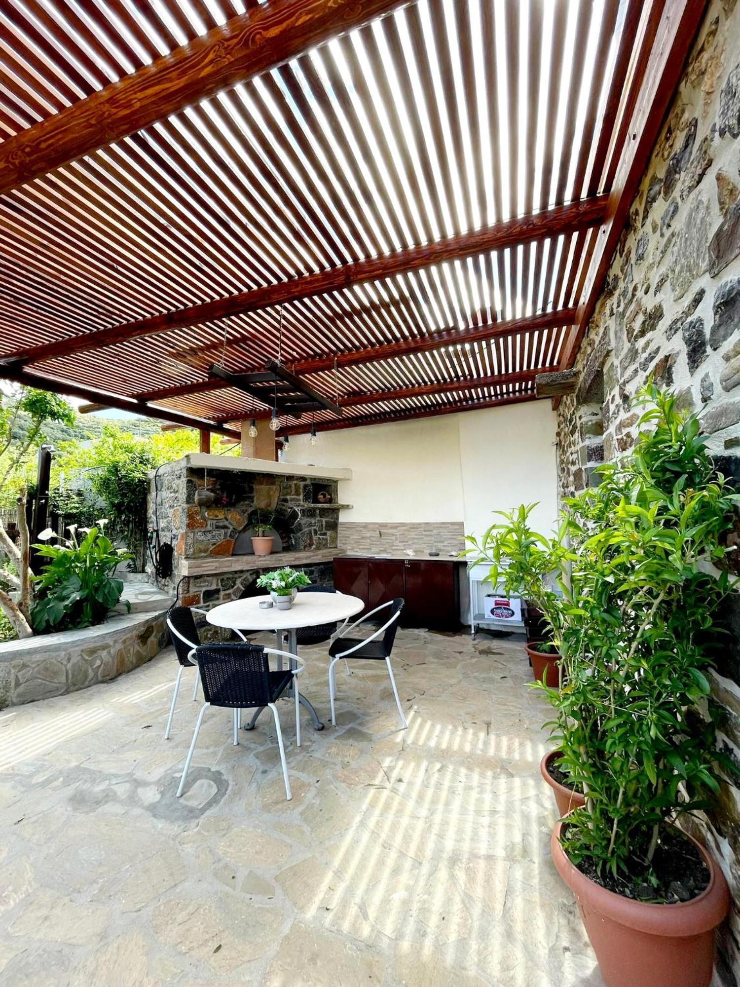 Villa Platipodi Stone House Nikithianos Exterior foto